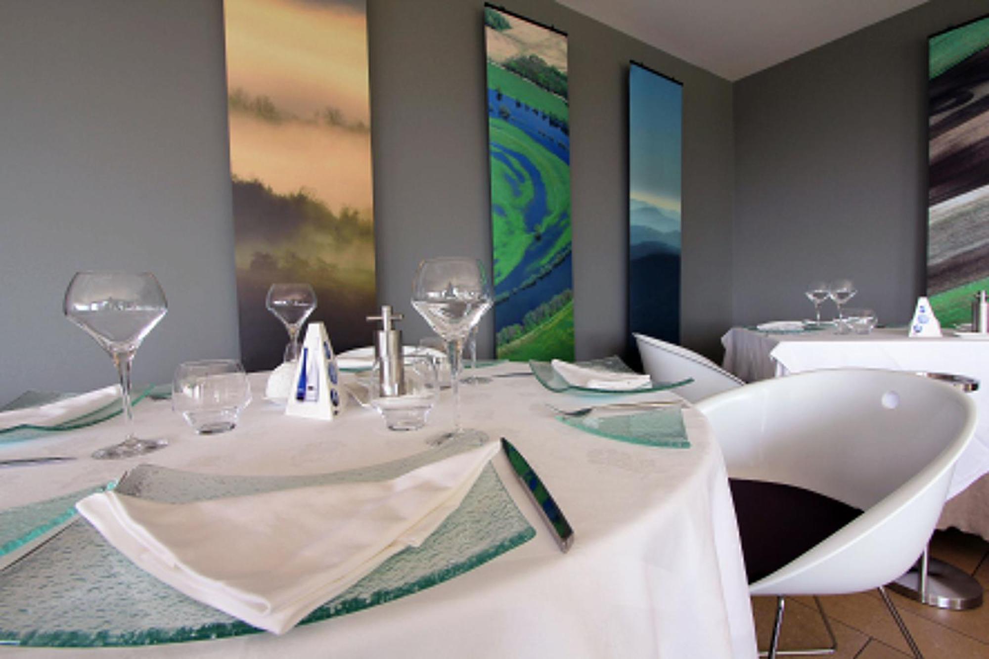 Hotel Restaurant La Montagne De Brancion Martailly-les-Brancion ร้านอาหาร รูปภาพ